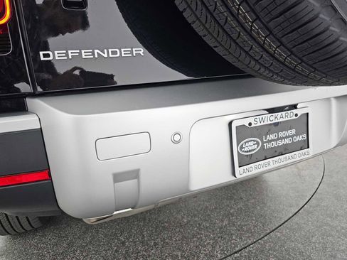 Used 2025 Land Rover Defender 130 S image 14