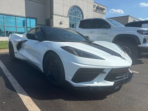 Used 2023 Chevrolet Corvette Stingray Premium Conv w/ Z51 Performance Package RWD image 5