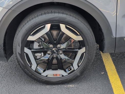 Used 2025 Kia Telluride S FWD image 11