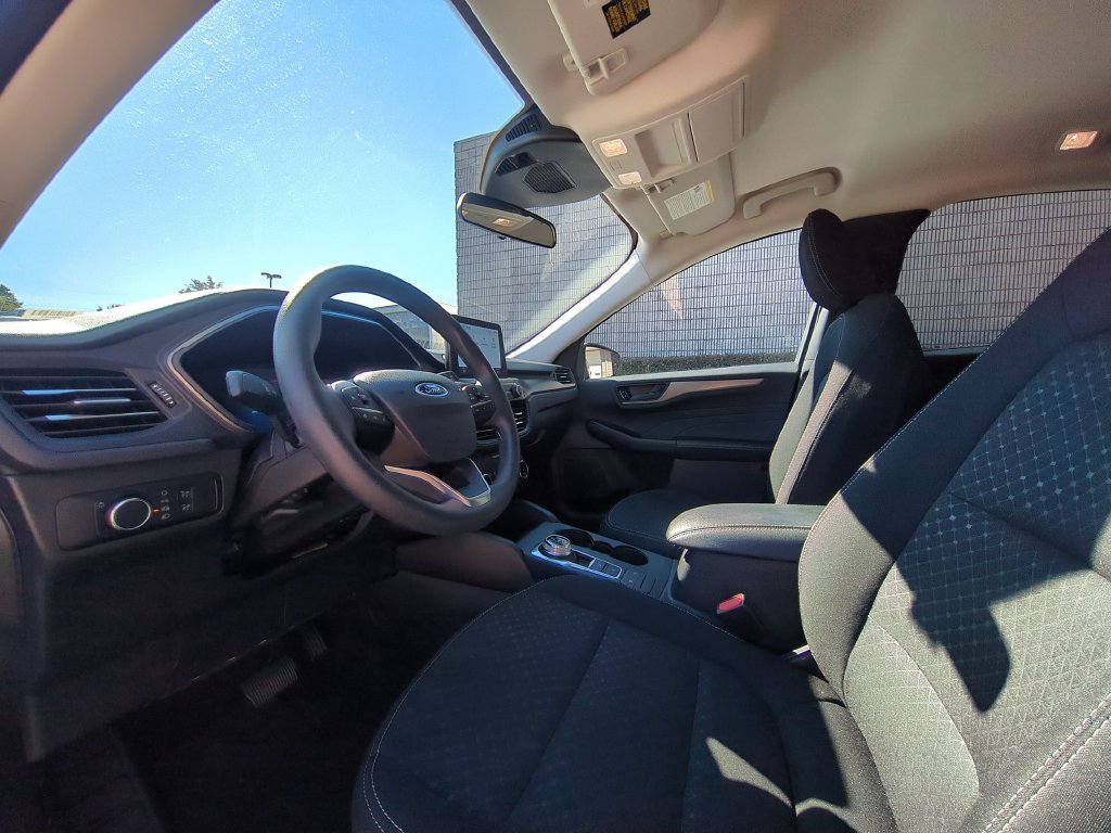 Used 2025 Ford Escape Active AWD/4WD image 12