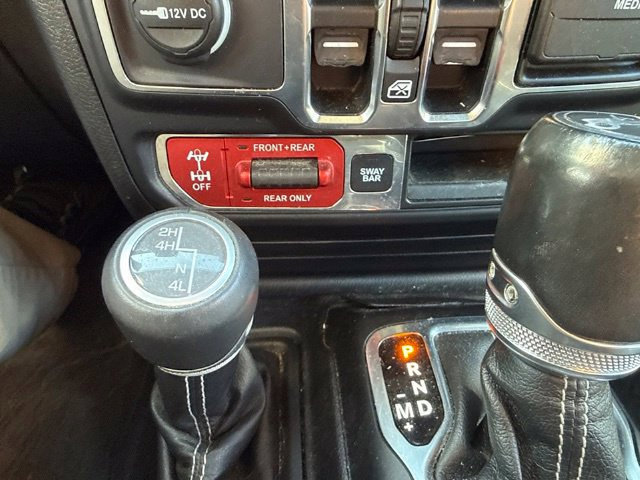 Used 2018 Jeep Wrangler Unlimited Rubicon w/ Dual Top Group AWD/4WD image 16