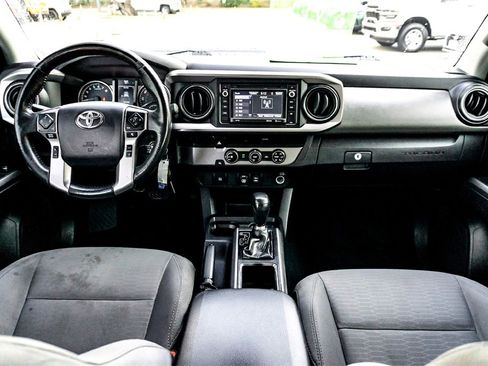 Used 2018 Toyota Tacoma SR5 image 29