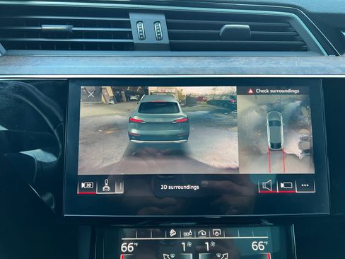 Used 2020 Audi e-tron Premium Plus image 27