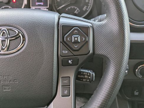 Used 2022 Toyota Tacoma TRD Off-Road w/ Technology Package image 18