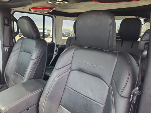Used 2021 Jeep Wrangler Unlimited Sahara image 9