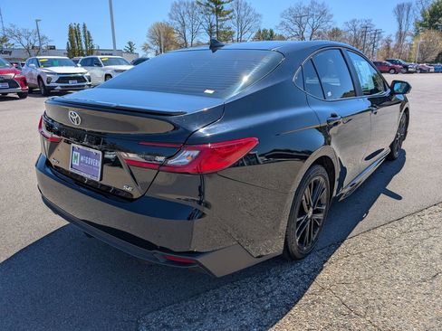 Used 2025 Toyota Camry SE w/ Convenience Package FWD image 6