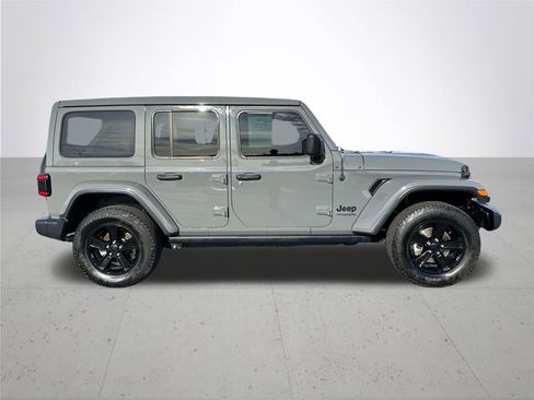 Used 2019 Jeep Wrangler Unlimited Sahara image 6
