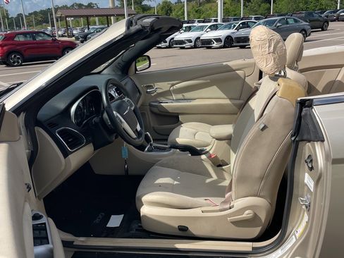 Used 2013 Chrysler 200 Touring w/ Cold Weather Group FWD image 3