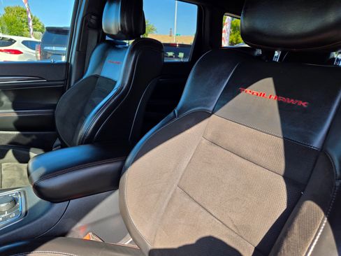 Used 2020 Jeep Grand Cherokee Trailhawk image 40