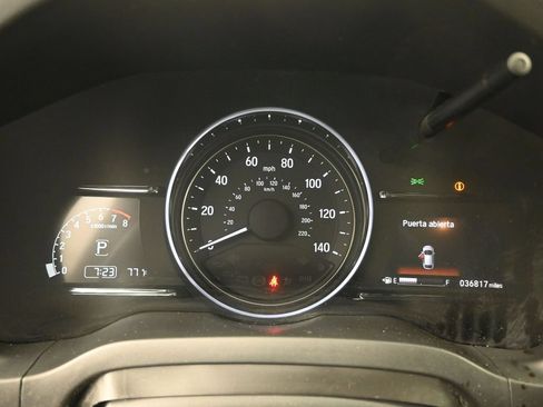 Used 2022 Honda HR-V EX image 11