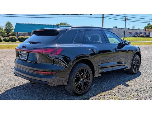 Used 2023 Audi e-tron Chronos image 7