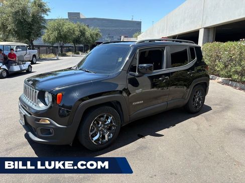 Used 2017 Jeep Renegade Latitude FWD image 1
