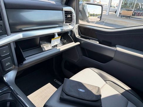 Used 2022 Ford F150 Lariat AWD/4WD image 36