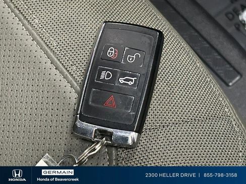 Used 2020 Land Rover Defender 110 SE AWD/4WD image 30