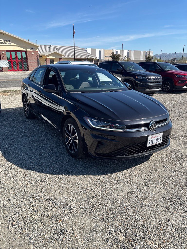 Used 2025 Volkswagen Jetta Sport FWD image 5