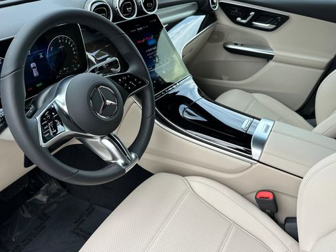 New 2025 Mercedes-Benz GLC 350e 4MATIC image 4