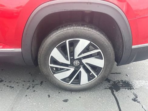 Used 2024 Volkswagen Atlas SEL AWD/4WD image 11