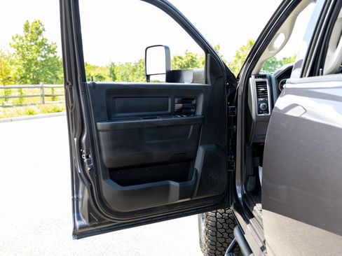 Used 2018 RAM 2500 Tradesman w/ Chrome Appearance Group AWD/4WD image 37