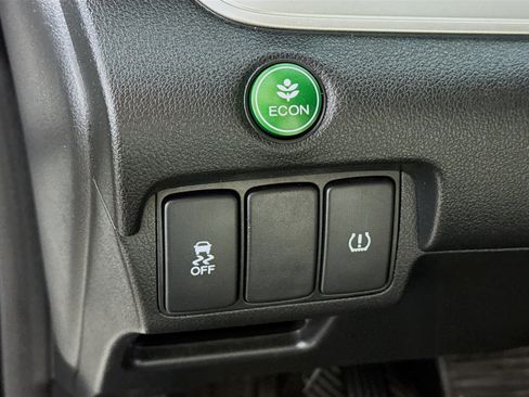 Used 2016 Honda CR-V SE image 11