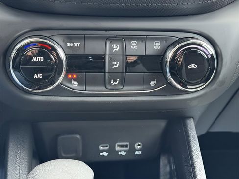 Used 2023 Chevrolet TrailBlazer LT w/ Convenience Package image 24