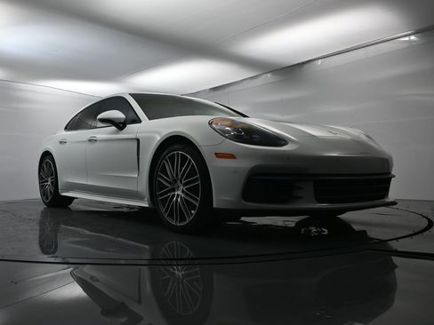 Used 2018 Porsche Panamera 4S image 51