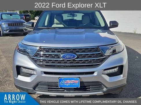 Used 2022 Ford Explorer XLT w/ Equipment Group 202A AWD/4WD image 3