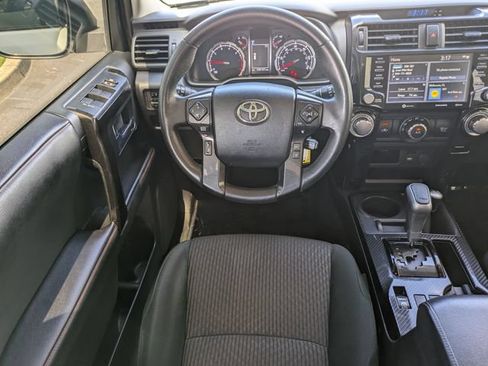 Used 2020 Toyota 4Runner TRD Off-Road AWD/4WD image 19