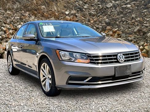 Used 2019 Volkswagen Passat 2.0T Wolfsburg FWD image 10