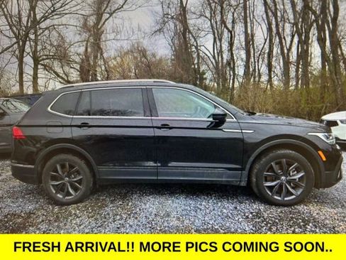 Used 2023 Volkswagen Tiguan SE w/ Panoramic Sunroof Package image 4