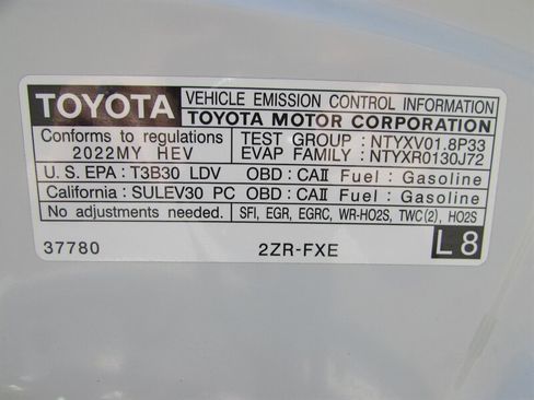 Used 2022 Toyota Corolla LE FWD image 25