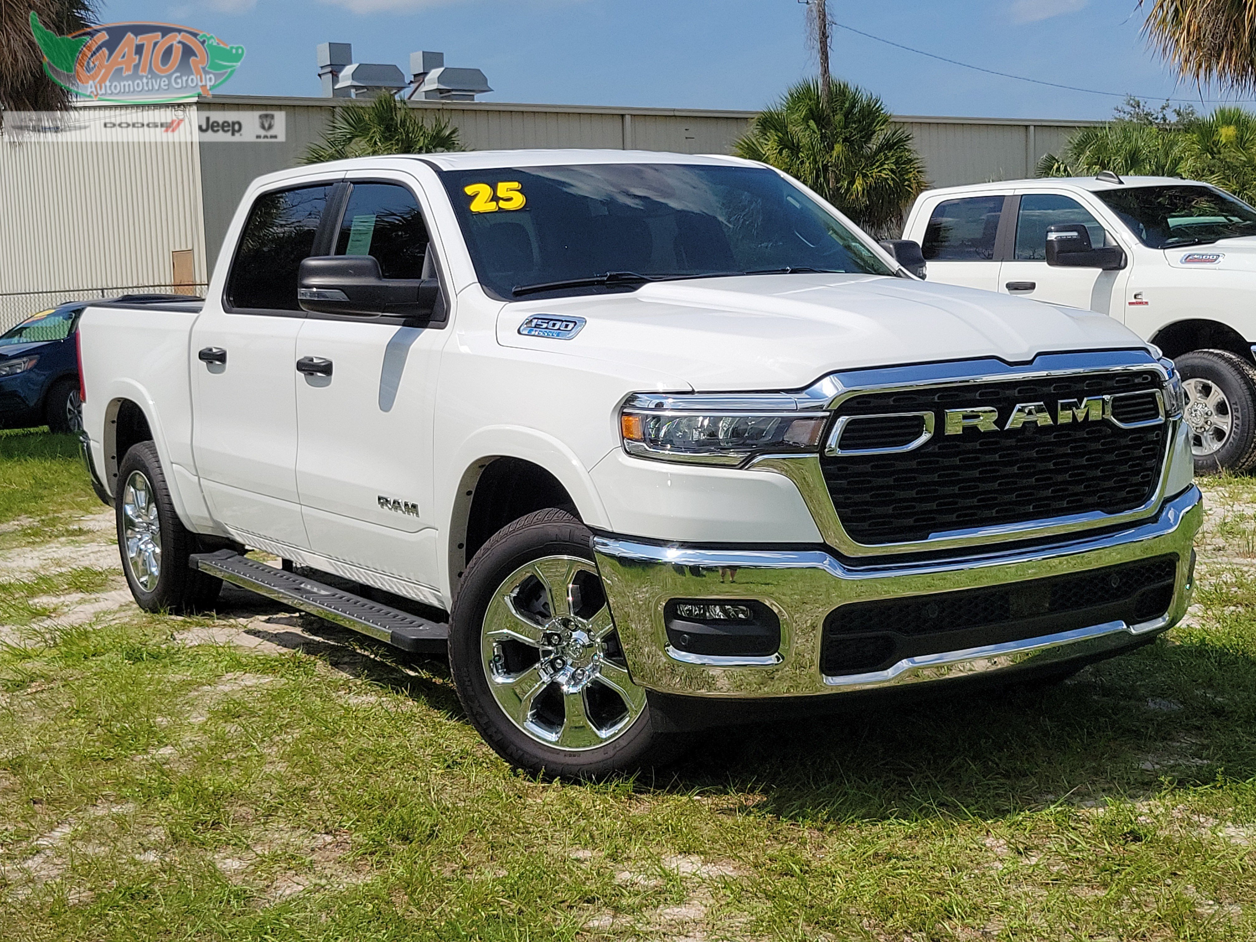Used 2025 RAM 1500 Big Horn AWD/4WD image 1