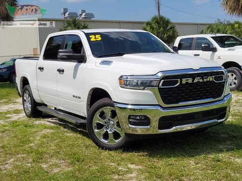 Used 2025 RAM 1500 Big Horn AWD/4WD image 1