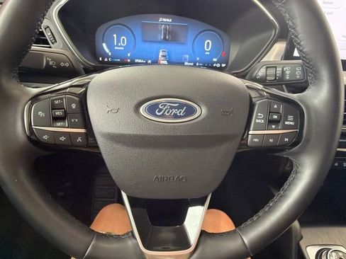 Certified 2024 Ford Escape Platinum AWD/4WD image 23
