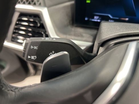 Used 2023 BMW X7 xDrive40i w/ Premium Package image 34