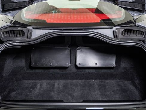 Used 2024 Aston Martin DB12 Coupe image 33