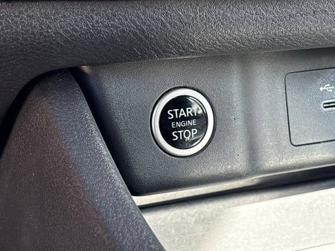 Used 2022 Nissan Rogue SV FWD image 18