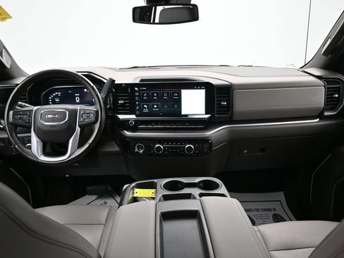 Used 2022 GMC Sierra 1500 SLT AWD/4WD image 9