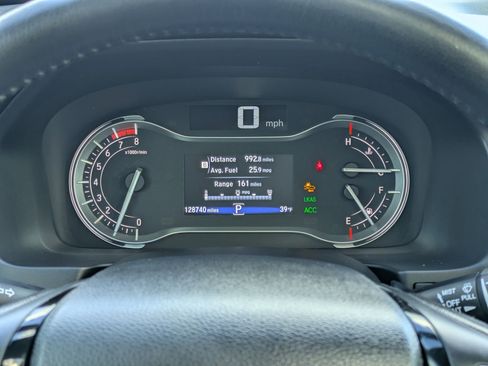 Used 2018 Honda Pilot Touring image 23