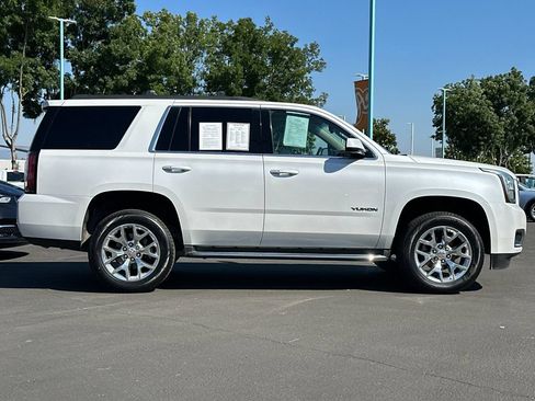 Used 2016 GMC Yukon SLT w/ Open Road Package AWD/4WD image 2