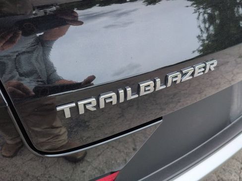 Used 2023 Chevrolet TrailBlazer LT FWD image 33