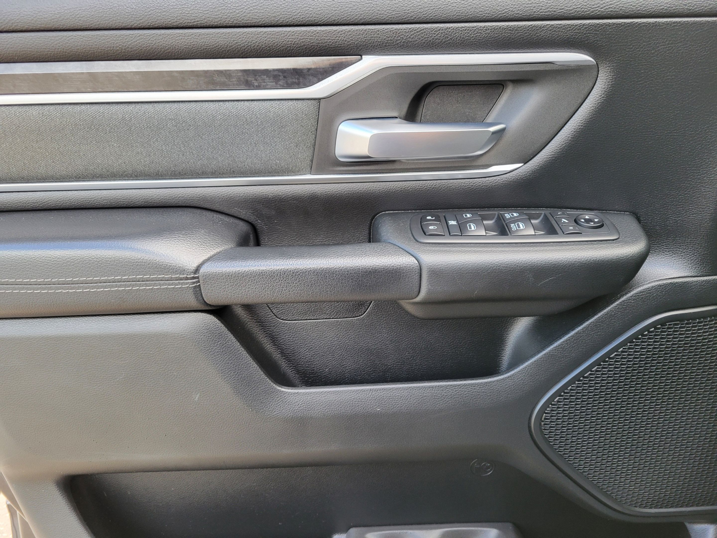 Used 2021 RAM 1500 Big Horn RWD image 12