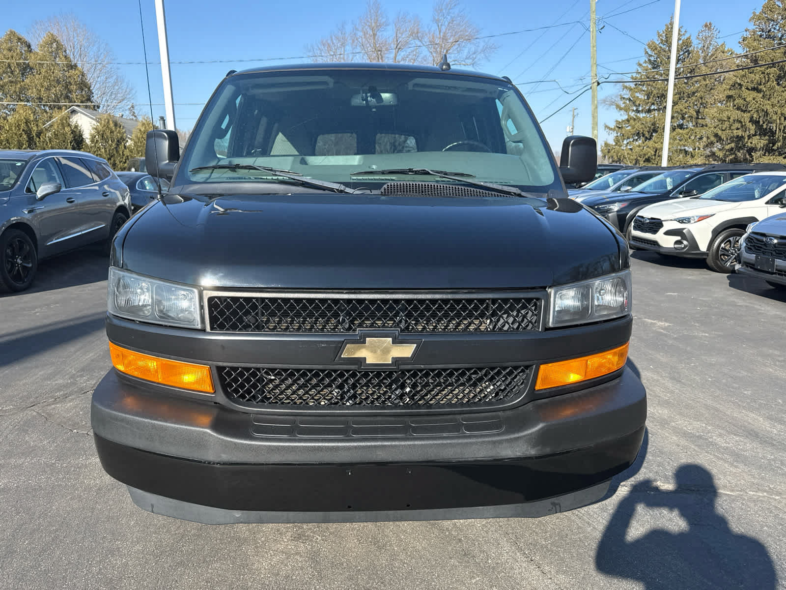 Used 2018 Chevrolet Express 2500 LS w/ Driver Convenience Package RWD image 8