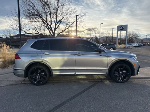 Certified 2024 Volkswagen Tiguan SE R-Line image 7