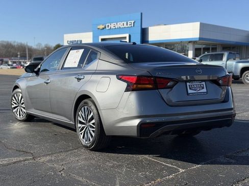 Used 2025 Nissan Altima 2.5 SV image 3