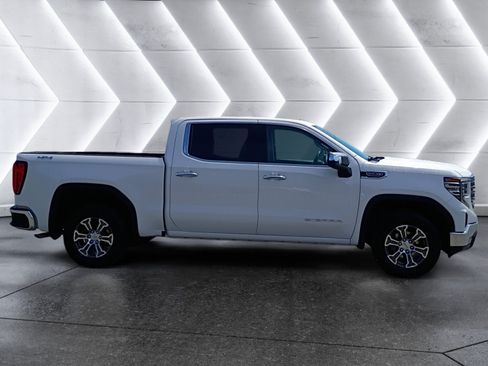Used 2025 GMC Sierra 1500 SLT AWD/4WD image 7