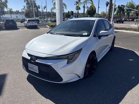 Used 2022 Toyota Corolla LE w/ Premium Interior Package image 9