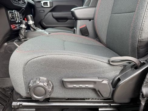 Used 2025 Jeep Gladiator Rubicon w/ Safety Group image 14