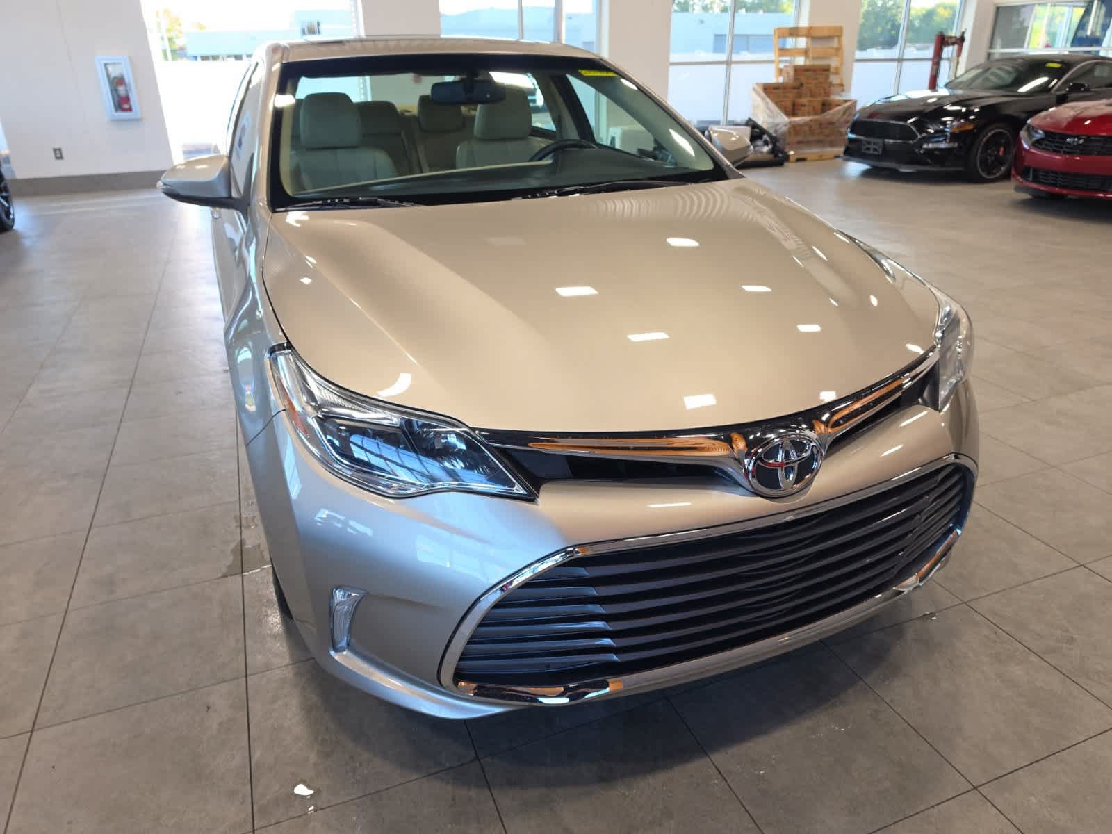 Used 2016 Toyota Avalon XLE Premium FWD image 3