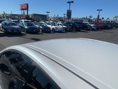 Used 2019 Toyota Prius Prime Premium image 10