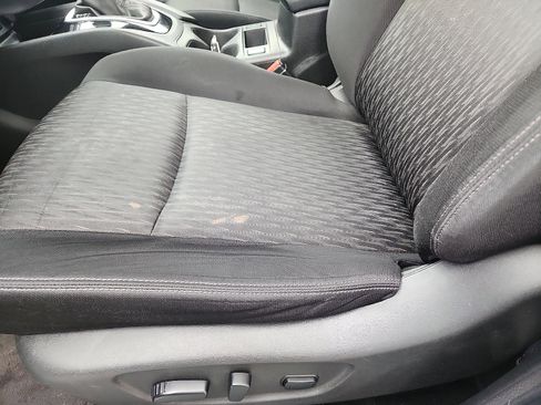 Used 2018 Nissan Rogue SV w/ Premium Package image 23